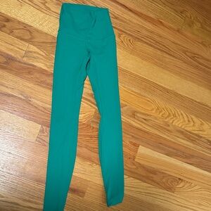 Lululemon High-Waisted Leggings 28’